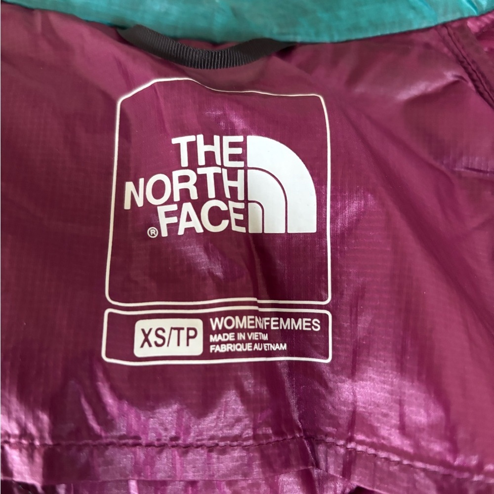 The North Face Women's Teal Quilted Puffer Jacket - Picture 9 of 12
